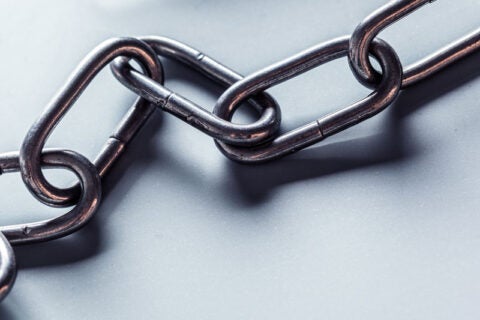 detailed-closeup-lots-of-silver-chains